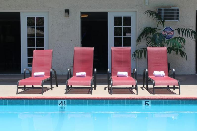 California Suites Hotel San Diego Bagian luar foto